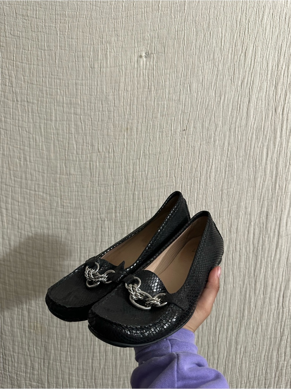 Stuart Weitzman Fuelchain loafers with silver chain detailing Sz 9.5